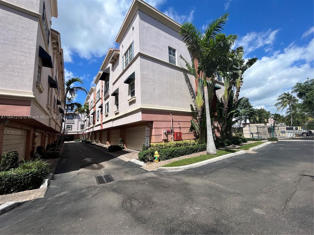 Photo of 1033 NE 17th Way #1603, Fort Lauderdale, FL 33304 (MLS # A11847215)