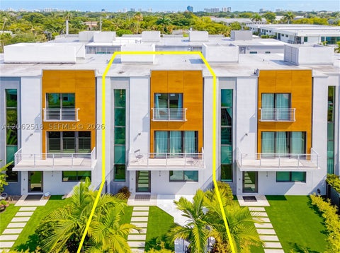 Photo of 916 NE 4th St, Fort Lauderdale, FL 33301 (MLS # A12062518)