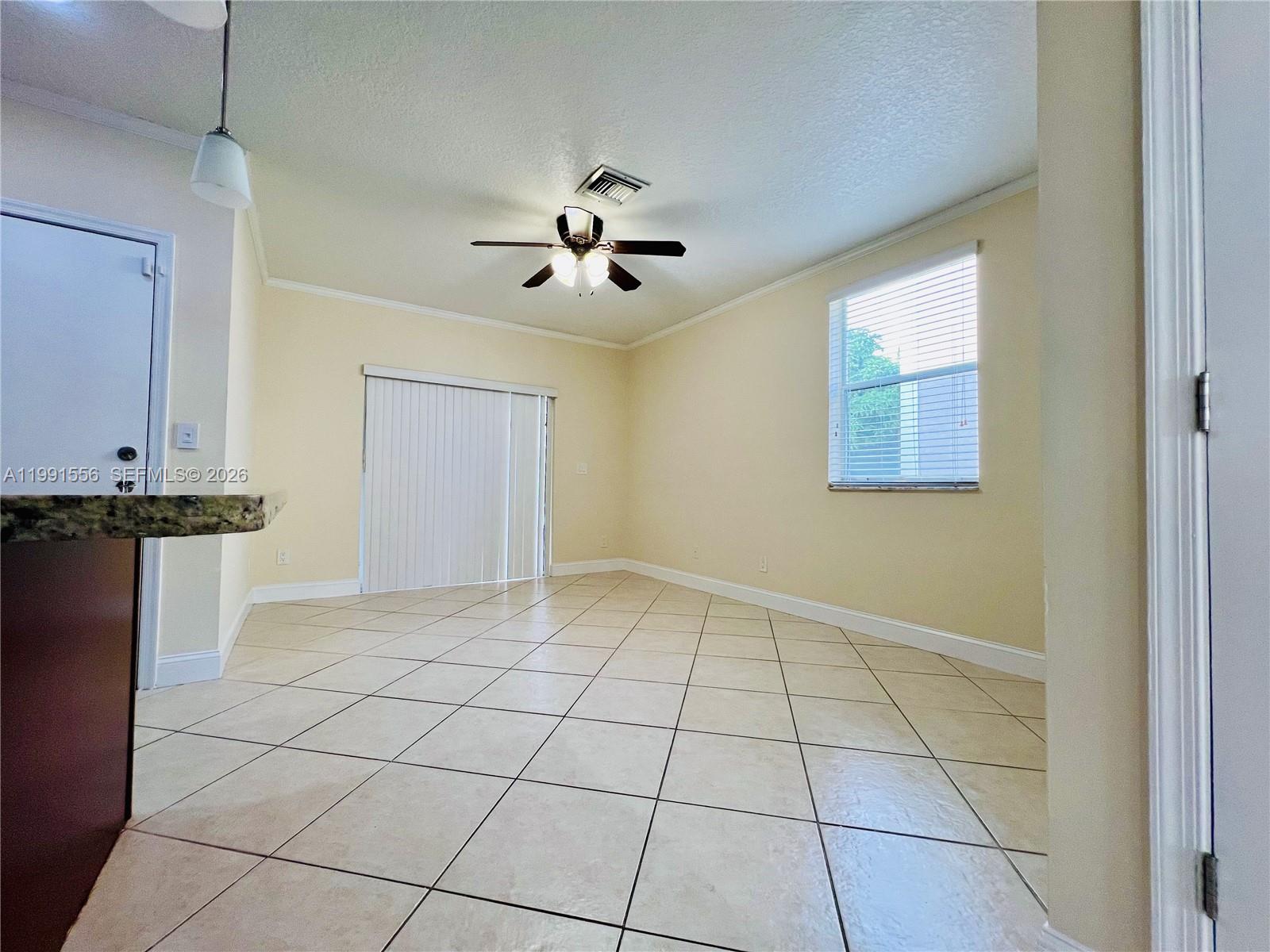 KENSINGTON MANOR - Residential Lease
