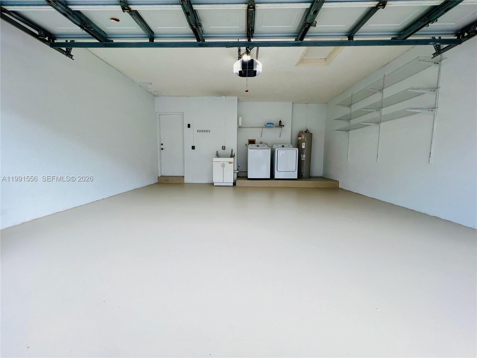 KENSINGTON MANOR - Residential Lease