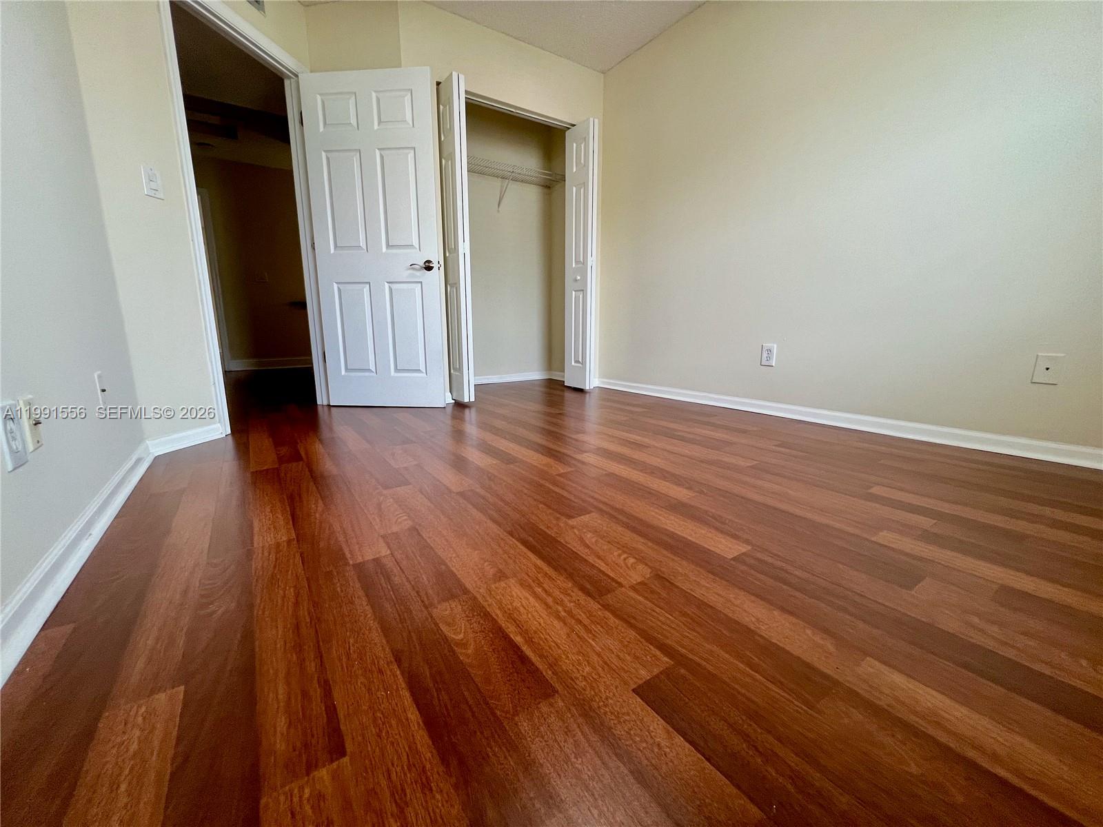 KENSINGTON MANOR - Residential Lease