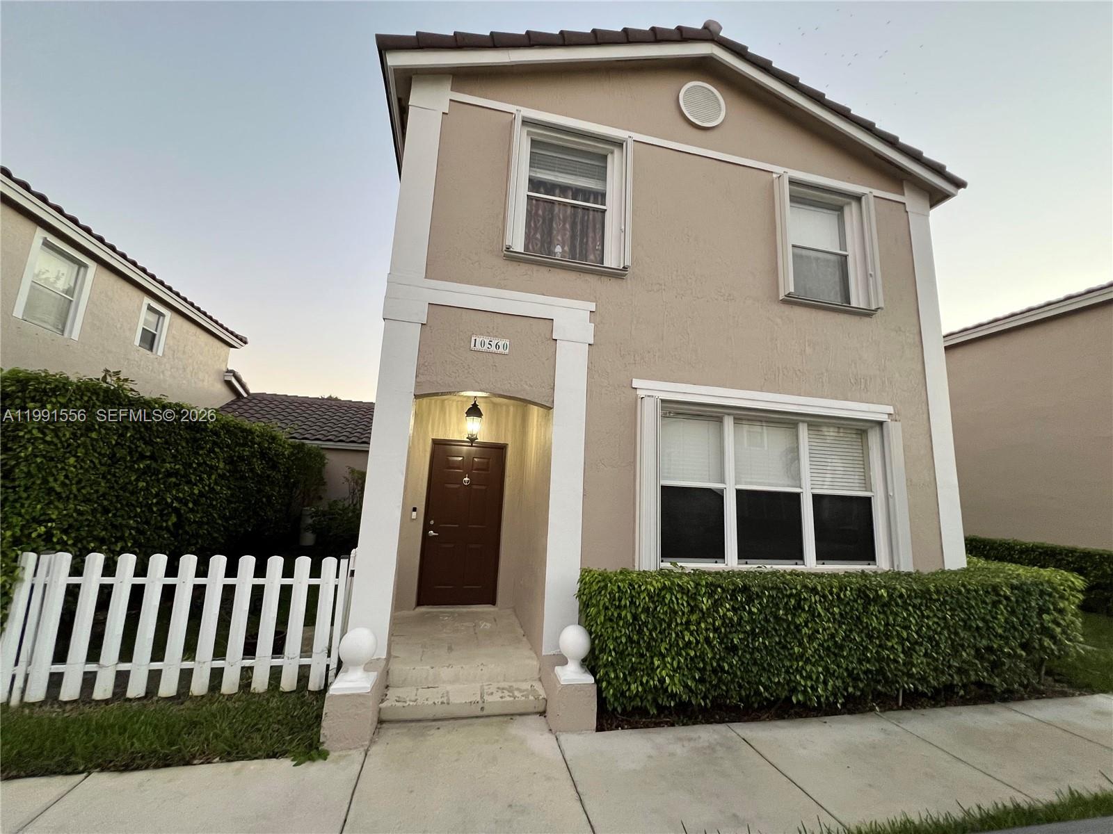 KENSINGTON MANOR - Residential Lease