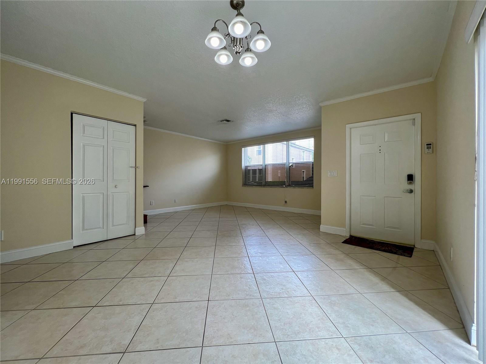 KENSINGTON MANOR - Residential Lease