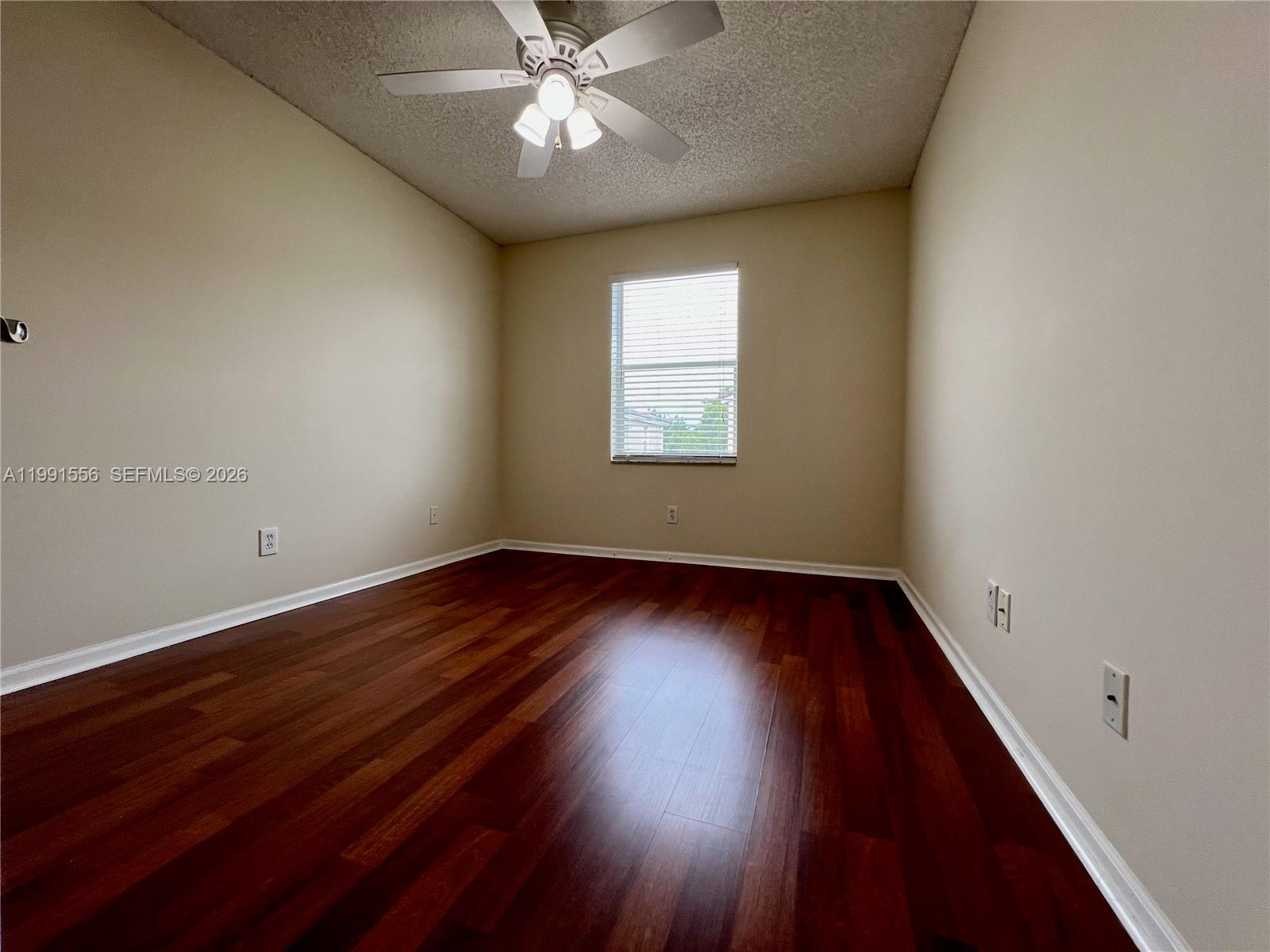 KENSINGTON MANOR - Residential Lease
