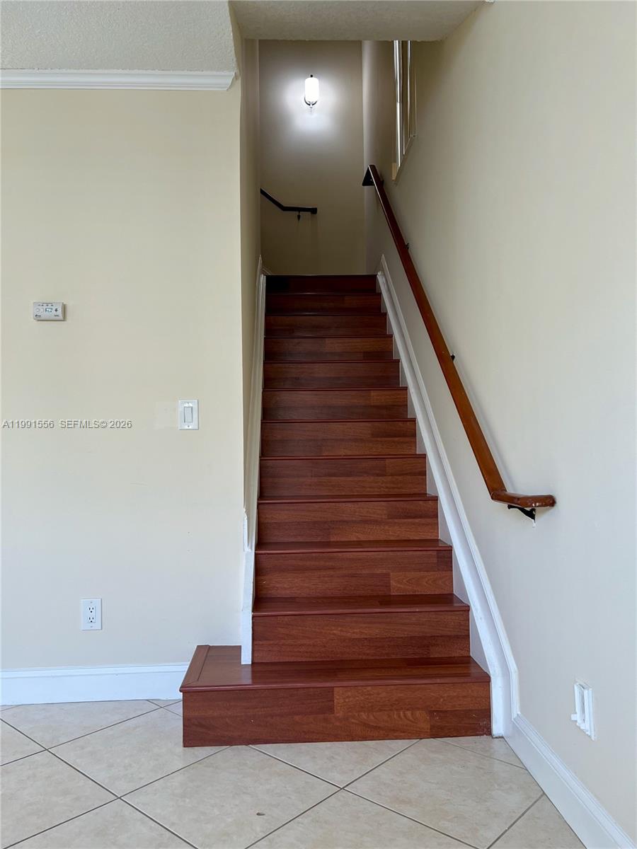 KENSINGTON MANOR - Residential Lease