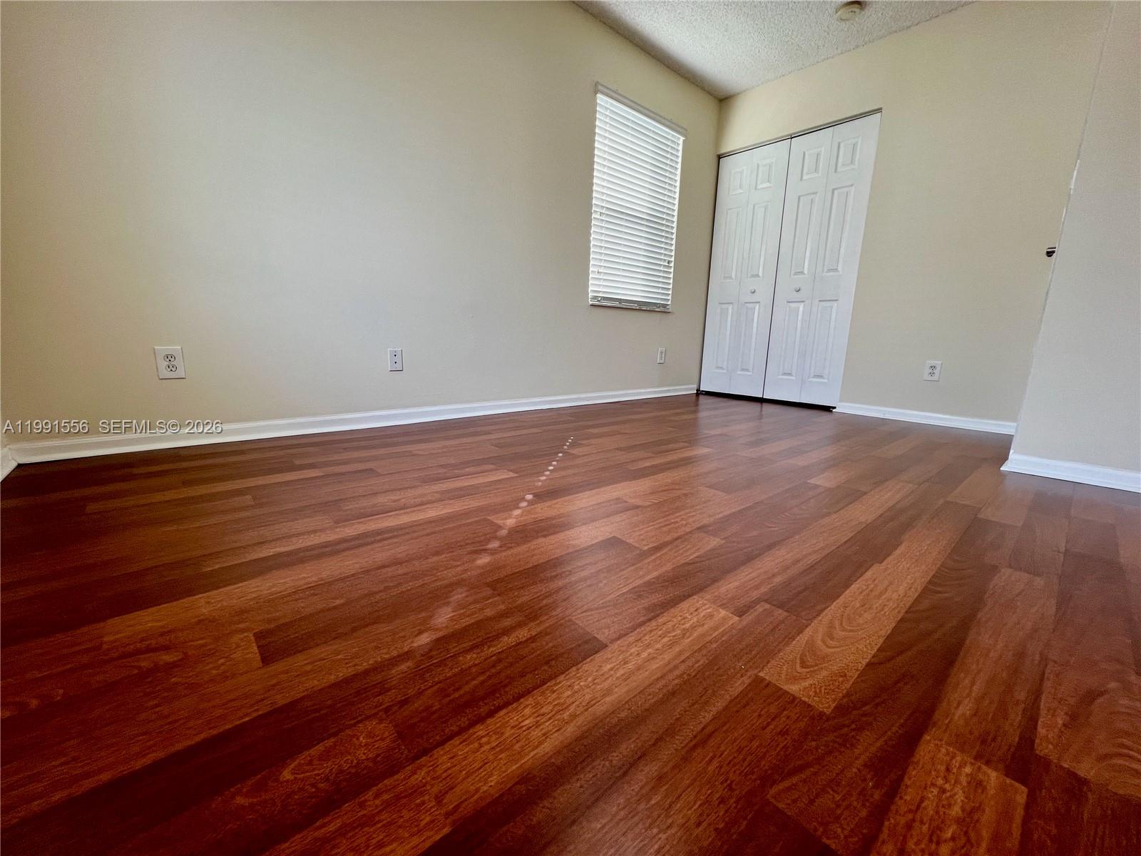KENSINGTON MANOR - Residential Lease