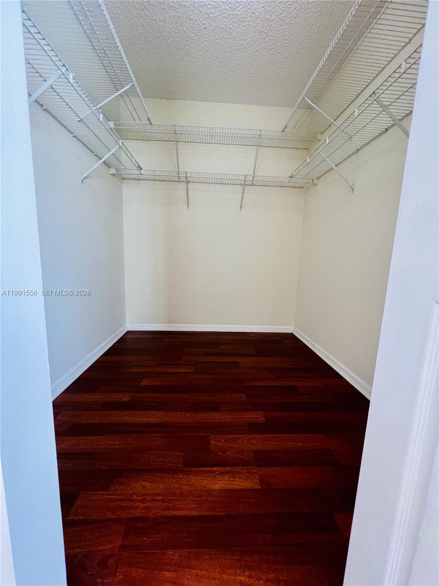 KENSINGTON MANOR - Residential Lease