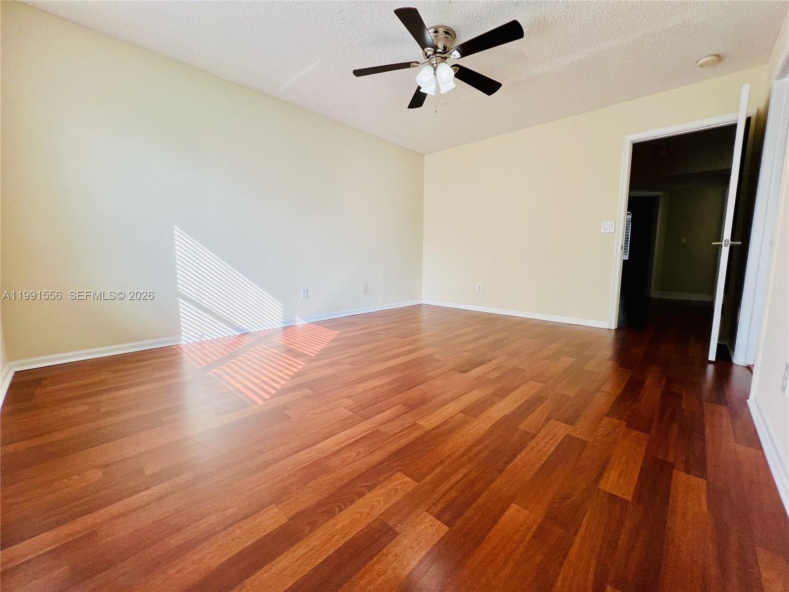 KENSINGTON MANOR - Residential Lease