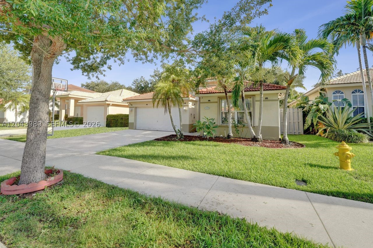 14003 N Cypress Cove Cir