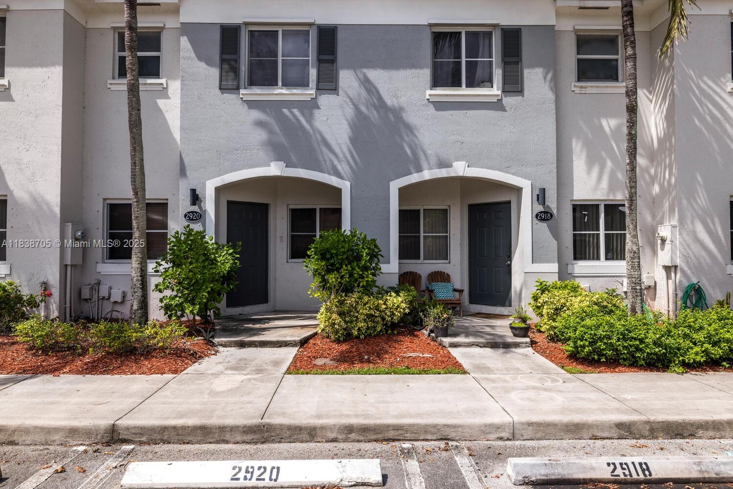 This 2 Bedrooms 2.5 Bath 2 Story townhouse is back on the market!
Tile downstairs and wood floor upstairs. Washer and dryer in unit. Fenced patio facing the canal.
Must see!