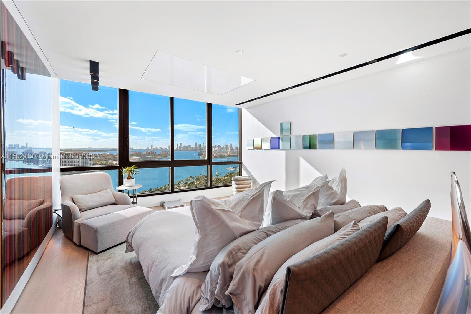 CONTINUUM ON SOUTH BEACH - Residential