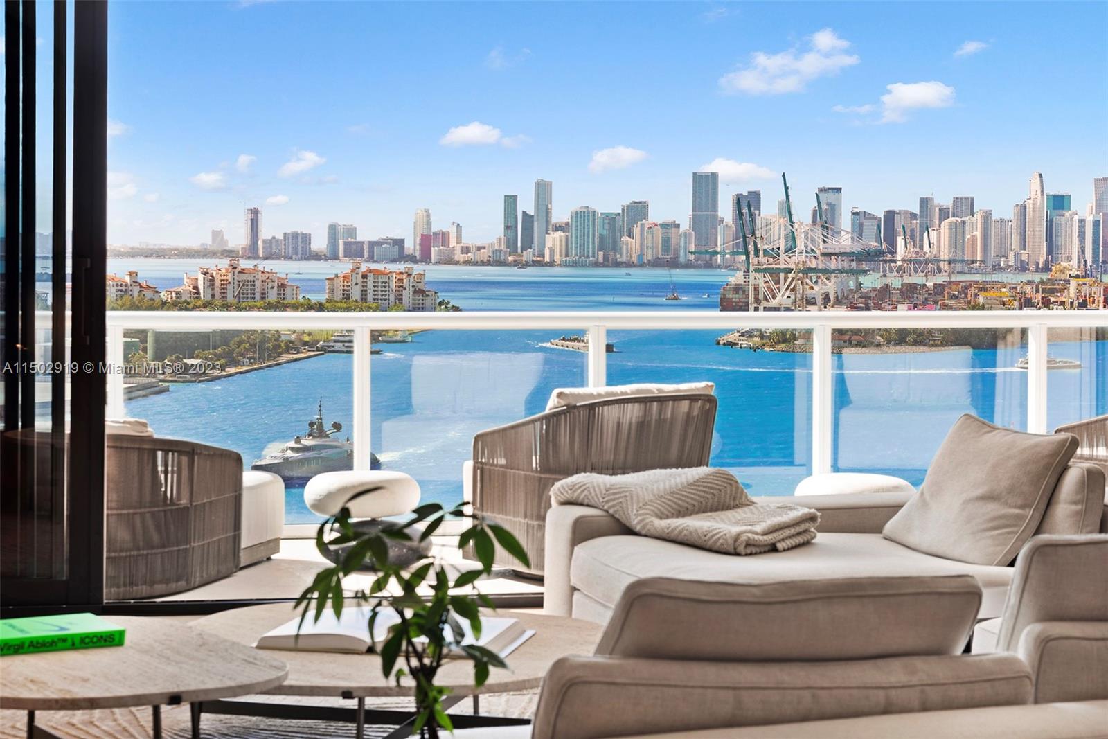 CONTINUUM ON SOUTH BEACH - Residential