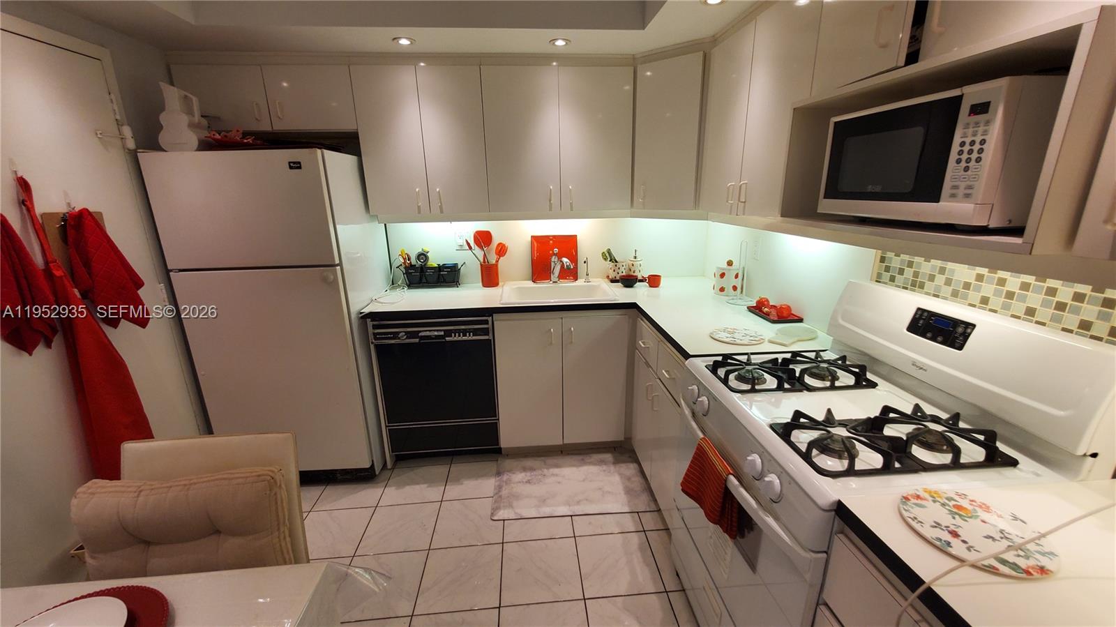 PARKER PLAZA CONDO ESTATE - Residential