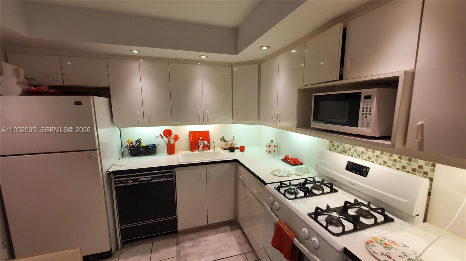 PARKER PLAZA CONDO ESTATE - Residential