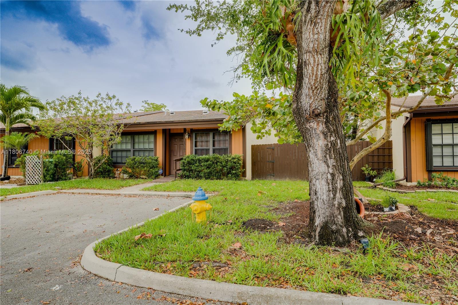 10181 E Cypress Ct