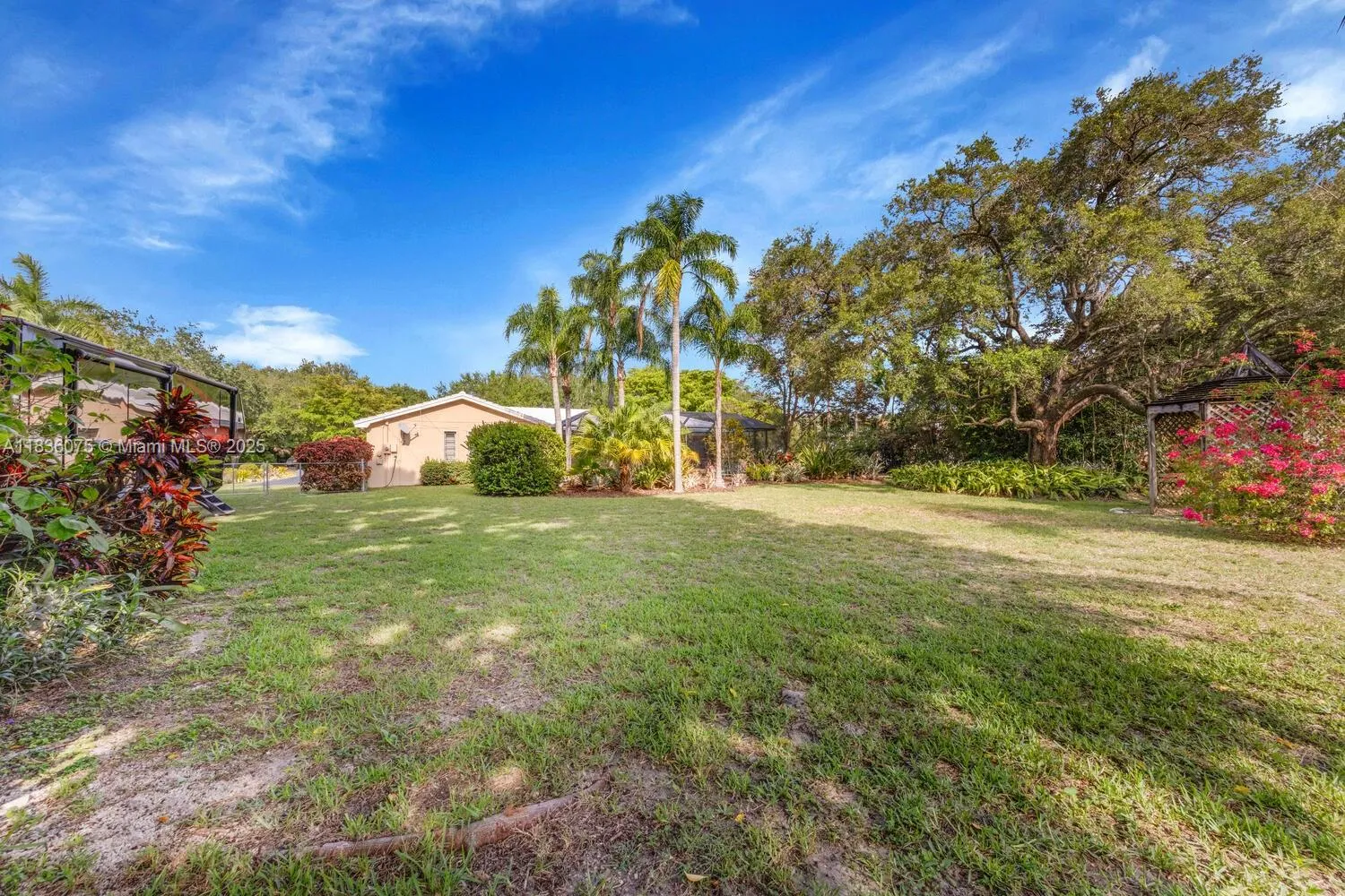 Palmetto Bay, Florida 33157, United States, 4 Bedrooms Bedrooms, ,2 BathroomsBathrooms,Residential,Pending,166643