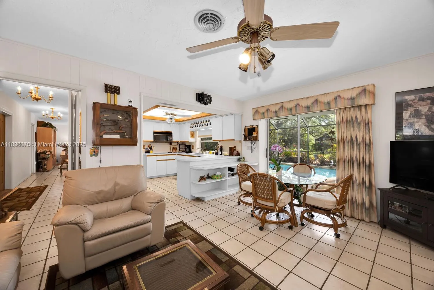 Palmetto Bay, Florida 33157, United States, 4 Bedrooms Bedrooms, ,2 BathroomsBathrooms,Residential,Pending,166643