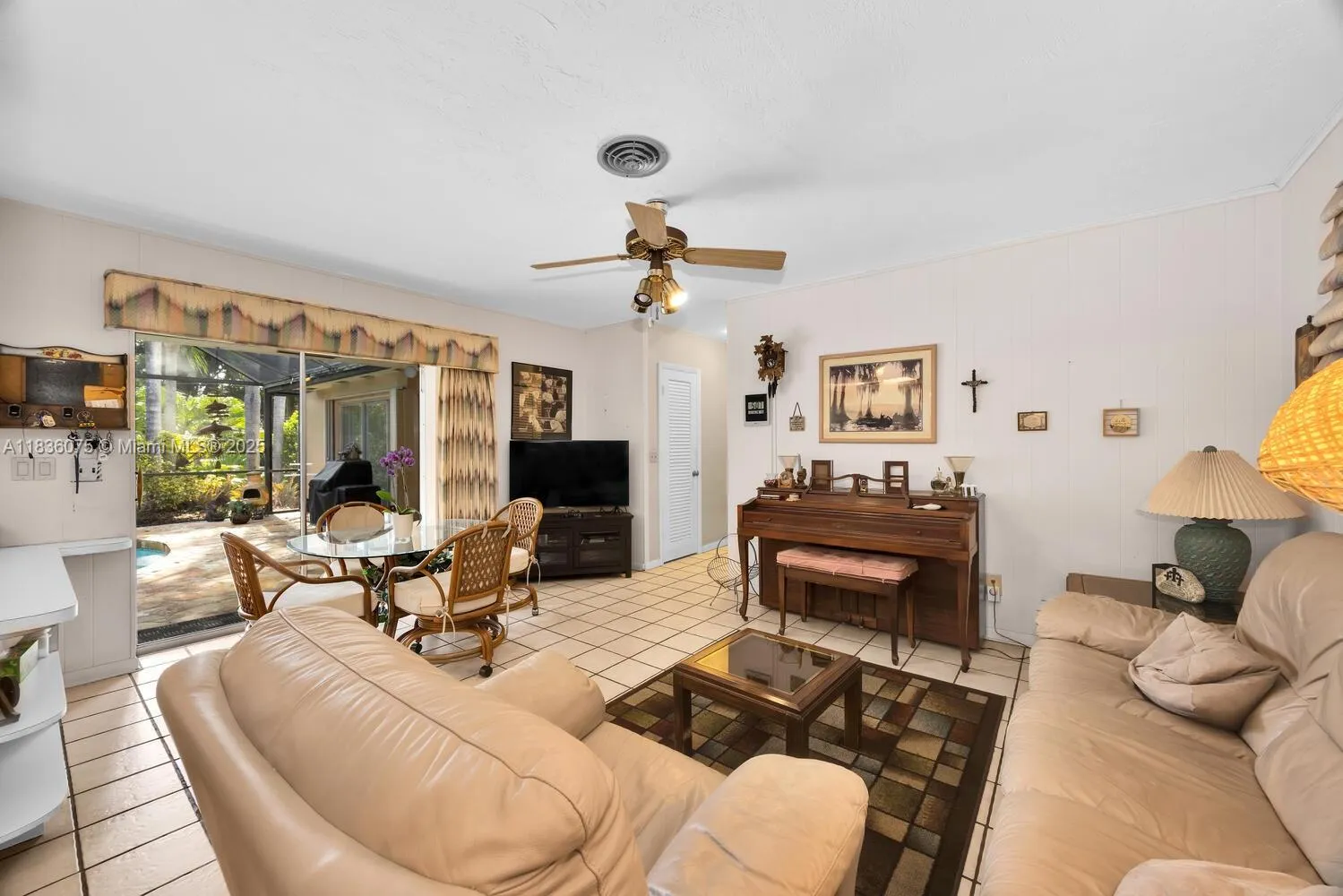 Palmetto Bay, Florida 33157, United States, 4 Bedrooms Bedrooms, ,2 BathroomsBathrooms,Residential,Pending,166643