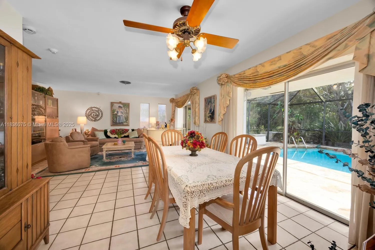 Palmetto Bay, Florida 33157, United States, 4 Bedrooms Bedrooms, ,2 BathroomsBathrooms,Residential,Pending,166643