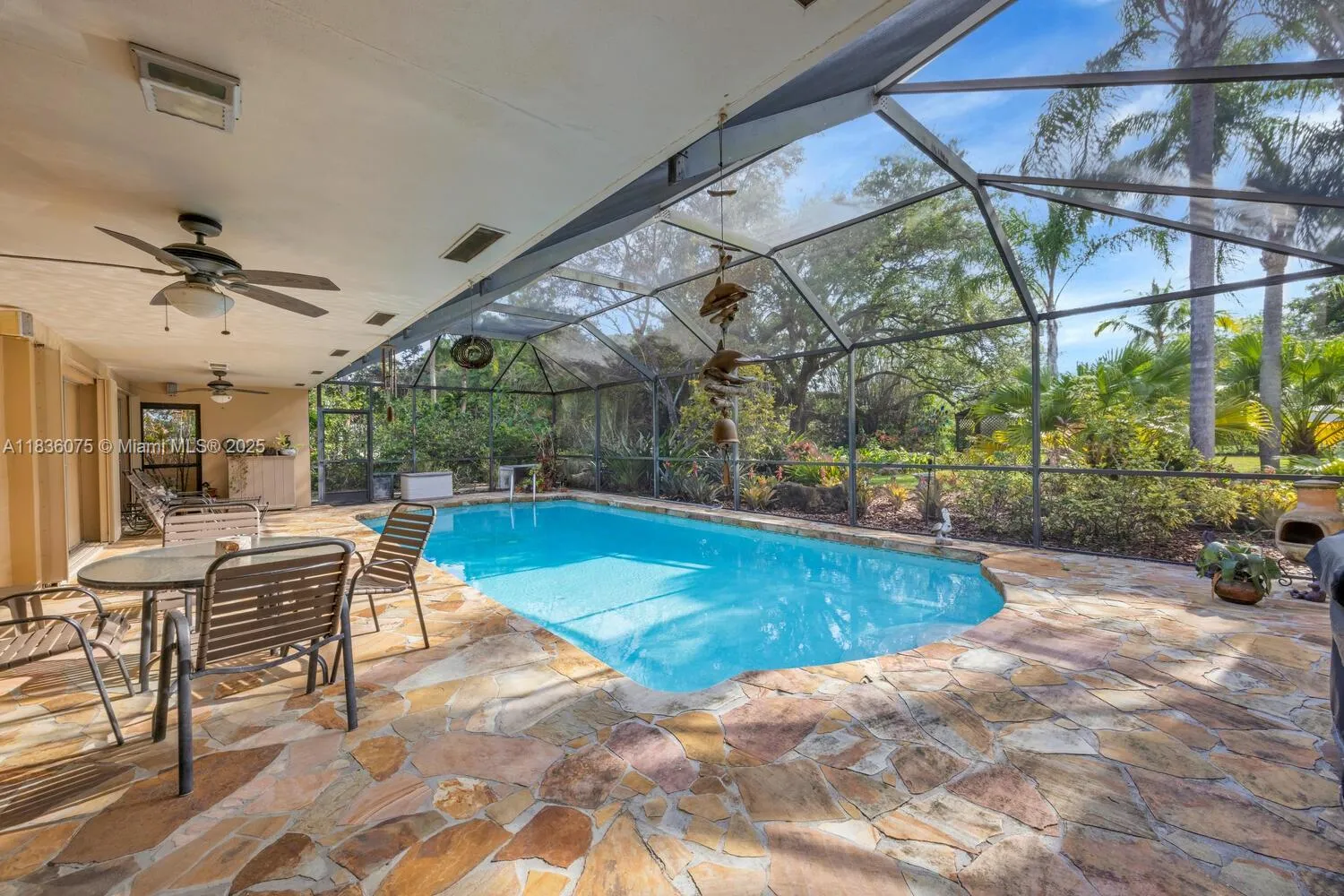 Palmetto Bay, Florida 33157, United States, 4 Bedrooms Bedrooms, ,2 BathroomsBathrooms,Residential,Pending,166643