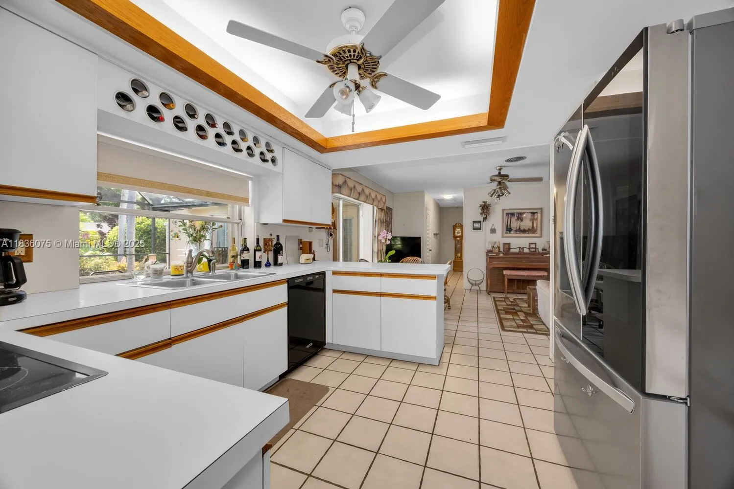 Palmetto Bay, Florida 33157, United States, 4 Bedrooms Bedrooms, ,2 BathroomsBathrooms,Residential,Pending,166643