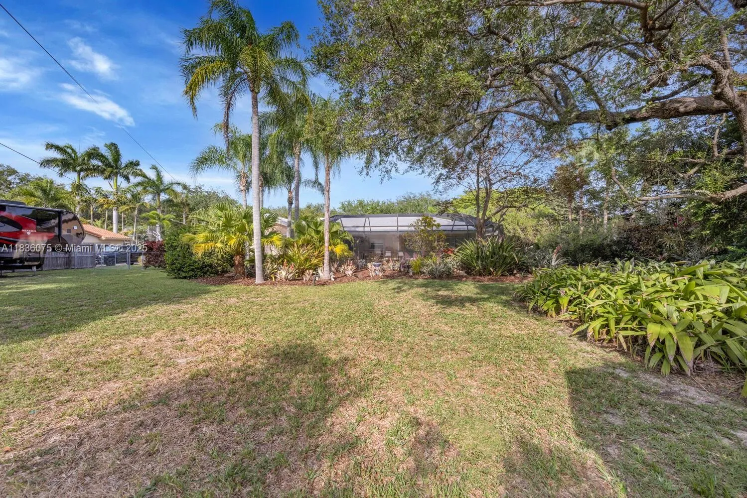 Palmetto Bay, Florida 33157, United States, 4 Bedrooms Bedrooms, ,2 BathroomsBathrooms,Residential,Pending,166643