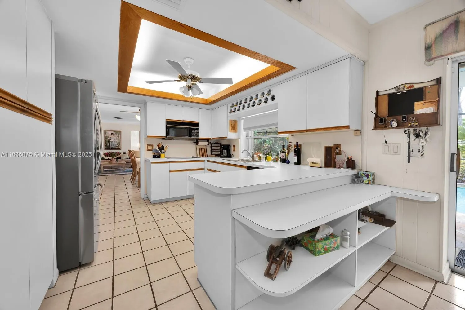 Palmetto Bay, Florida 33157, United States, 4 Bedrooms Bedrooms, ,2 BathroomsBathrooms,Residential,Pending,166643