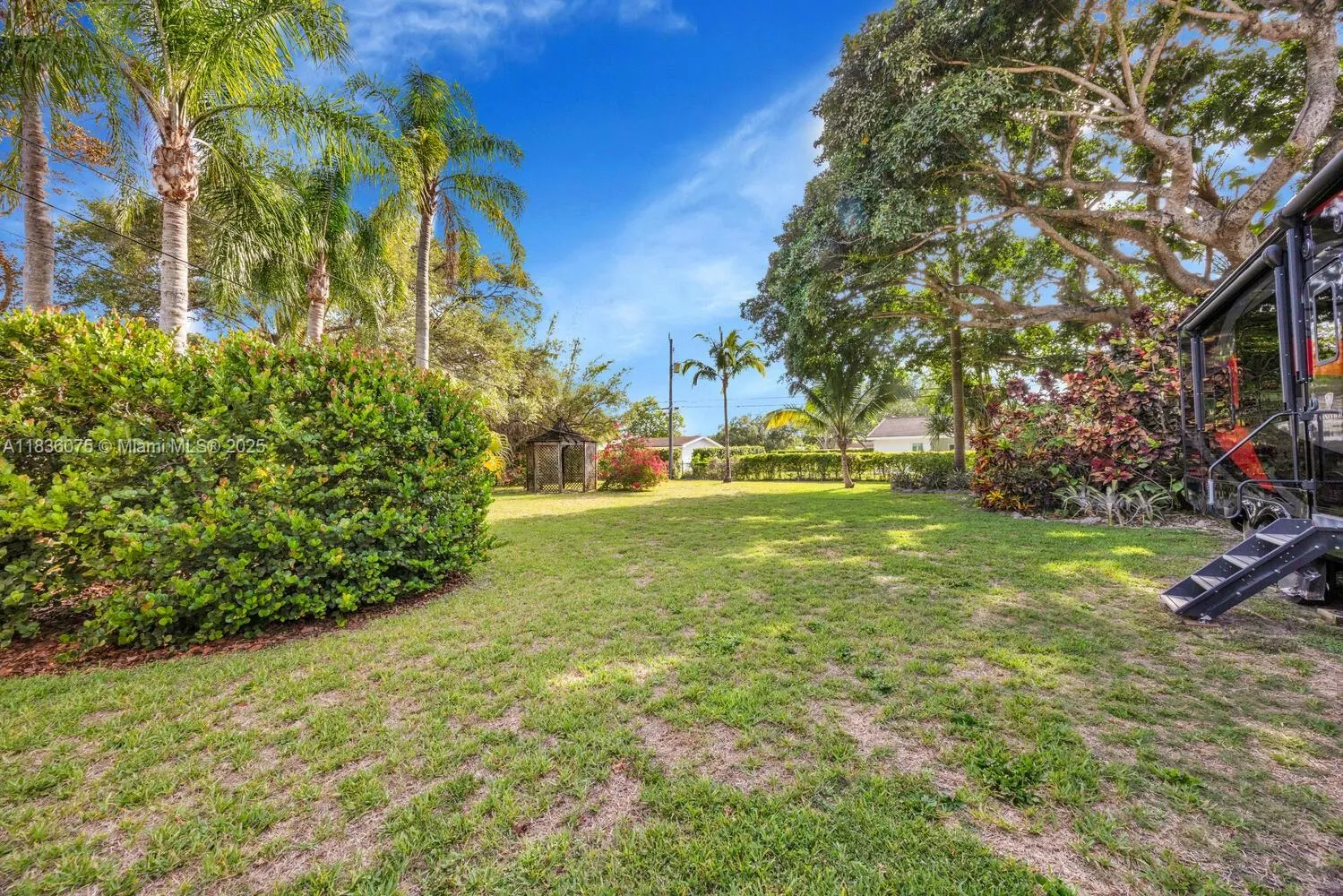 Palmetto Bay, Florida 33157, United States, 4 Bedrooms Bedrooms, ,2 BathroomsBathrooms,Residential,Pending,166643