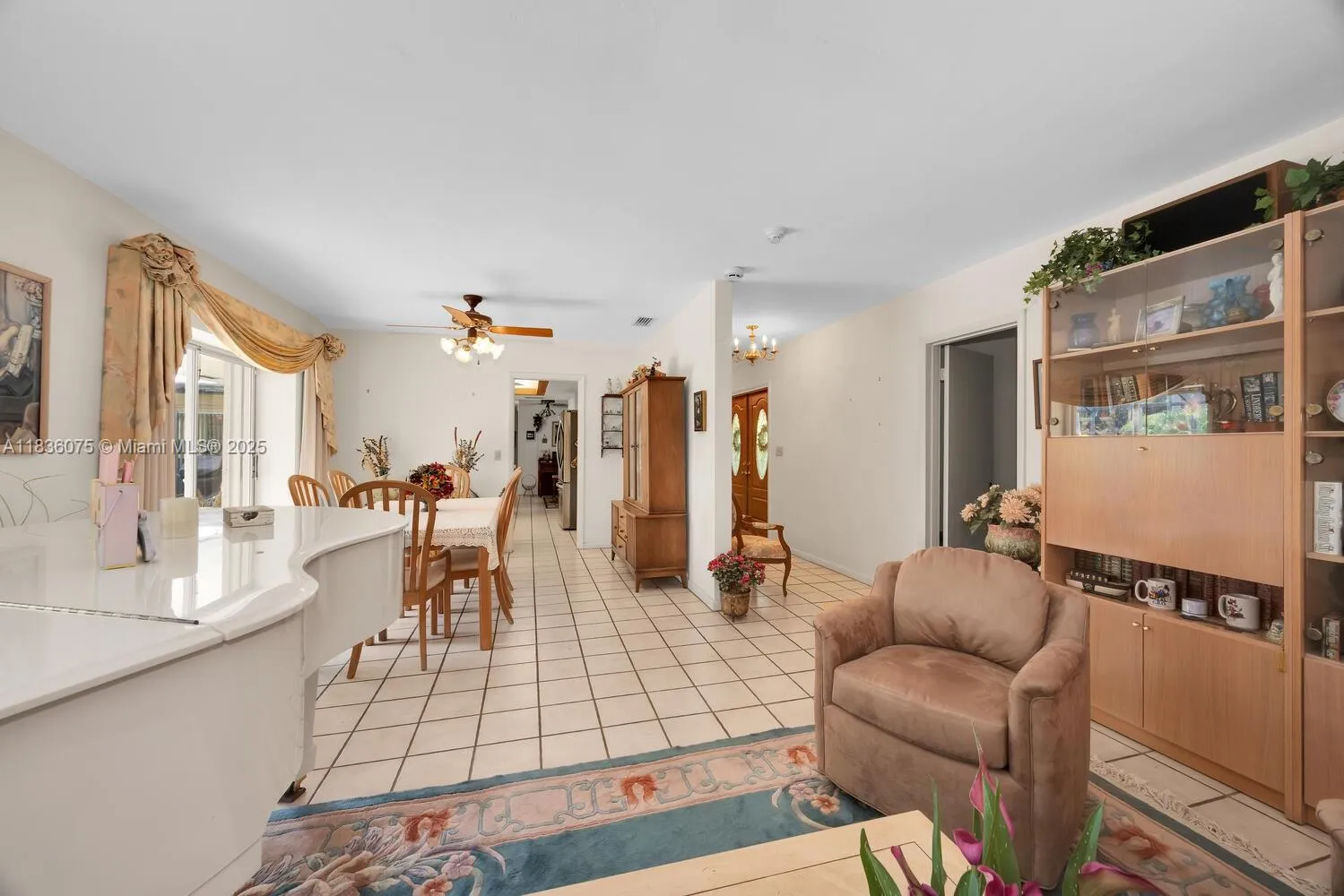 Palmetto Bay, Florida 33157, United States, 4 Bedrooms Bedrooms, ,2 BathroomsBathrooms,Residential,Pending,166643