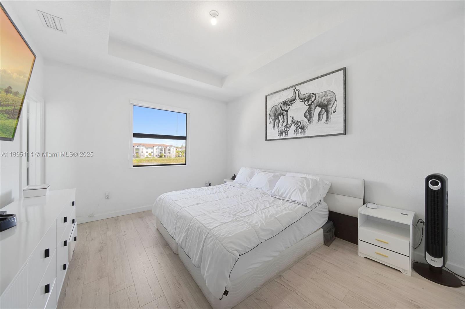 VISTA LAGO - Residential