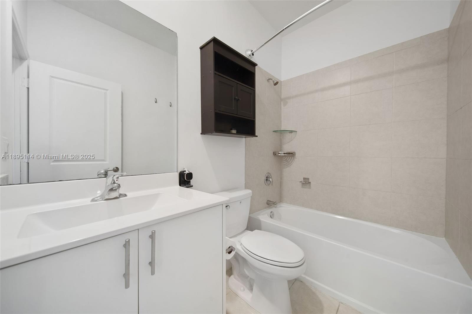 VISTA LAGO - Residential