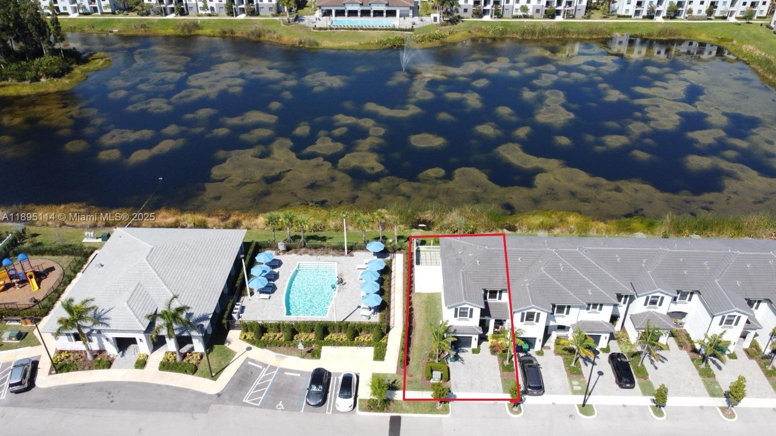 VISTA LAGO - Residential