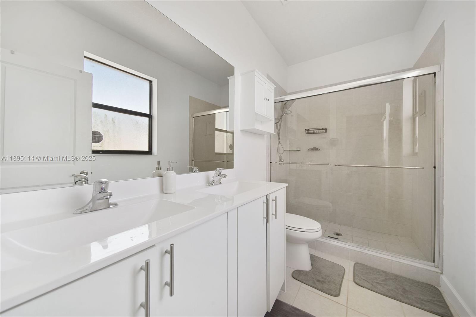 VISTA LAGO - Residential