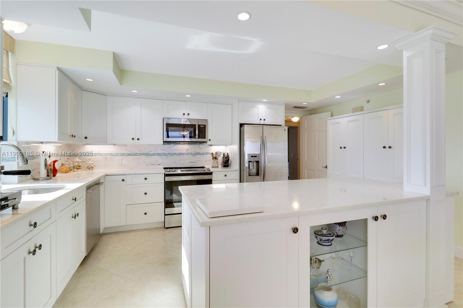 OCEAN TOWERS CONDO APTS - Residential