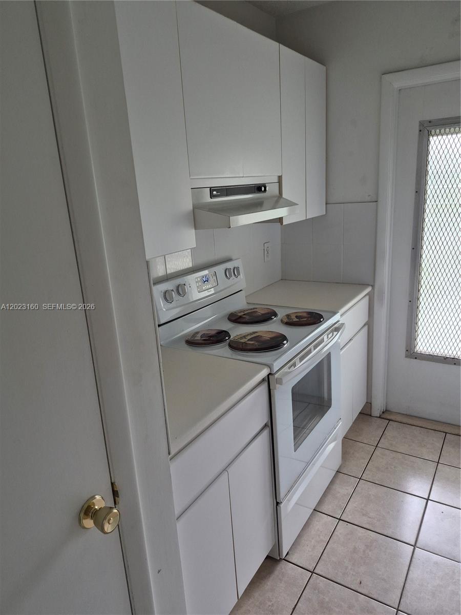 SEVENTEENTH GREEN CONDO - Residential