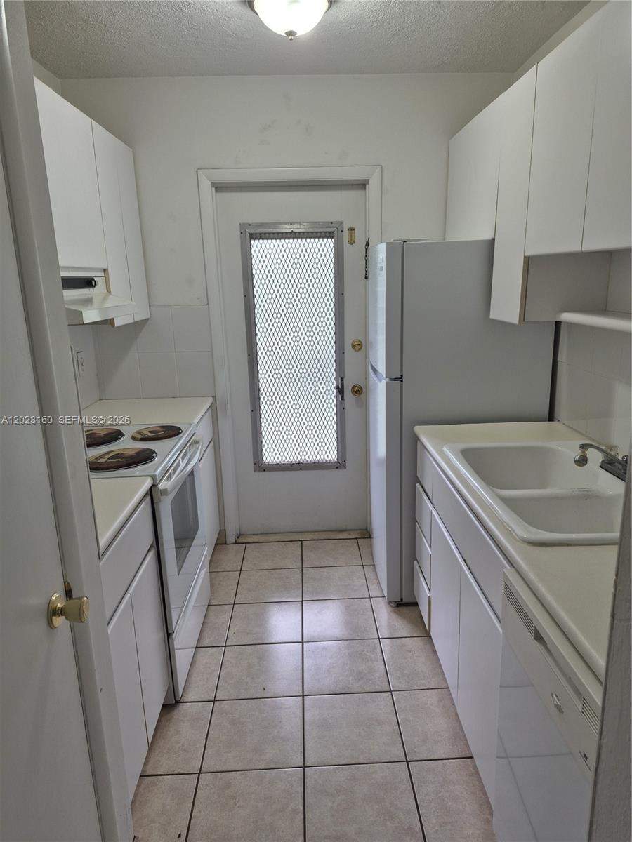 SEVENTEENTH GREEN CONDO - Residential