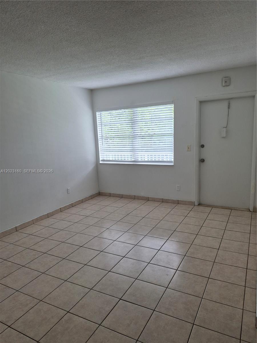 SEVENTEENTH GREEN CONDO - Residential