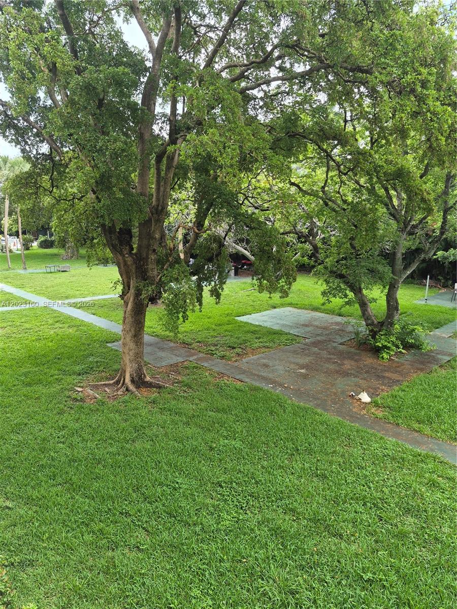 SEVENTEENTH GREEN CONDO - Residential