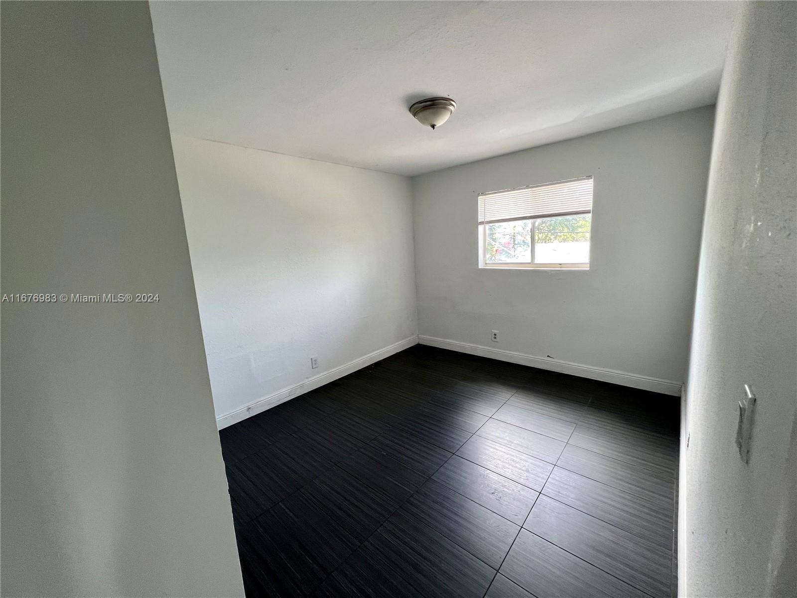 NORTH HOLLYWOOD - Residential Lease