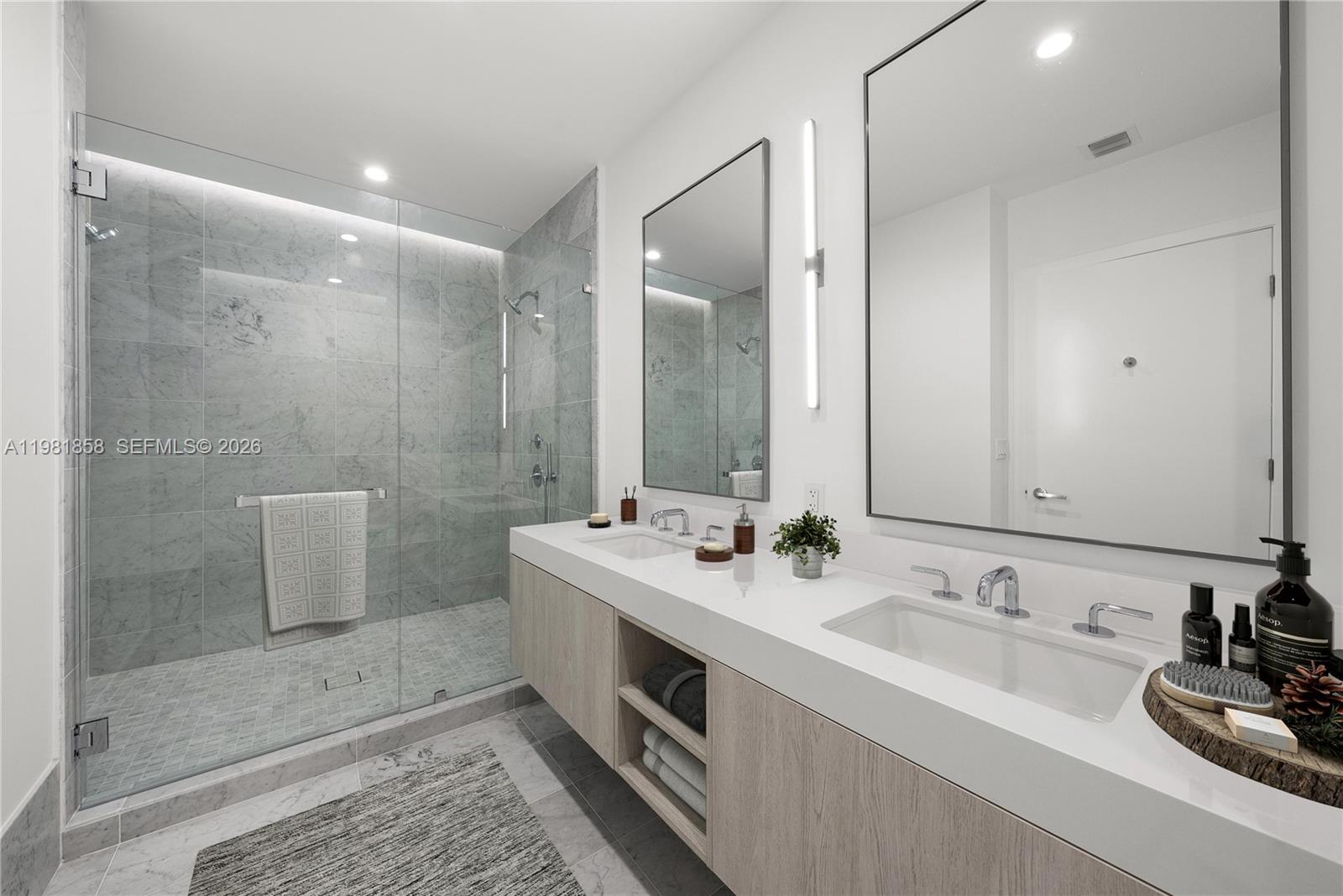 LA BAIA BAY HARBOR ISLANDS - Residential