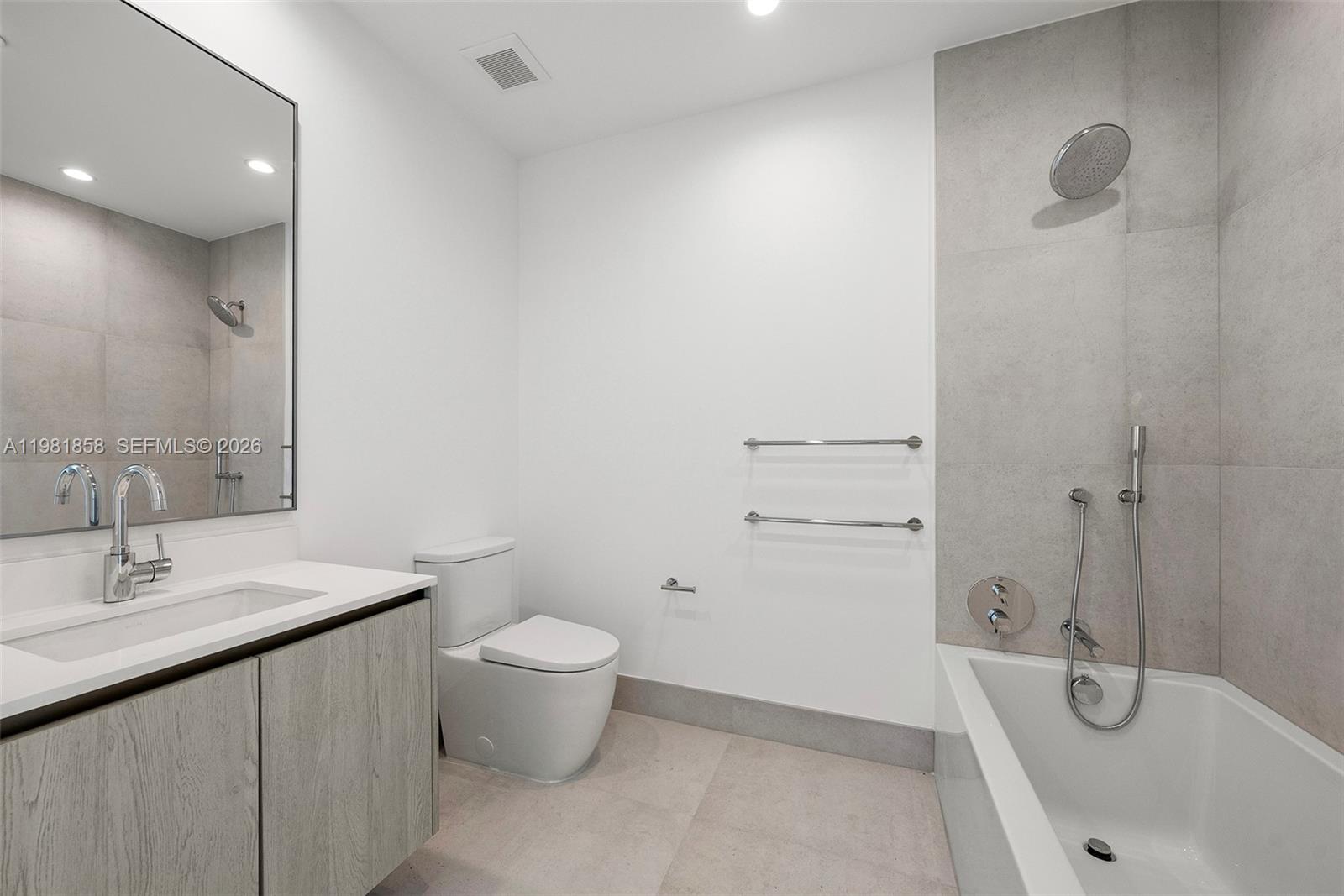 LA BAIA BAY HARBOR ISLANDS - Residential