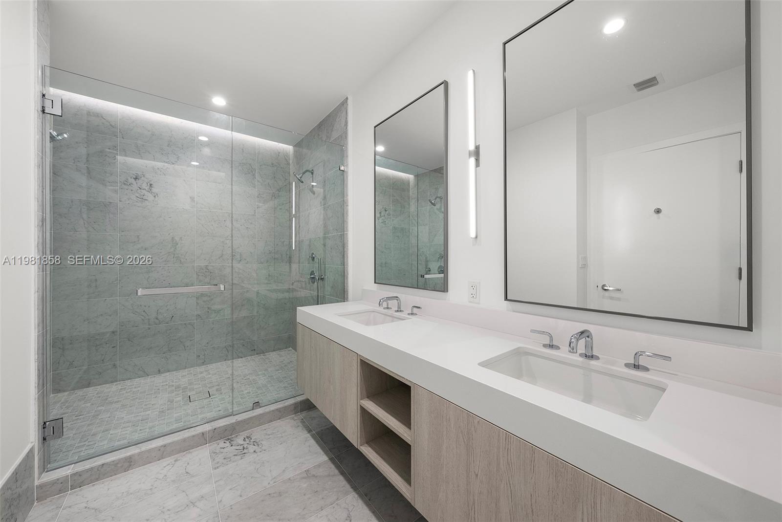 LA BAIA BAY HARBOR ISLANDS - Residential