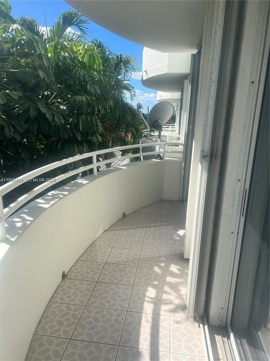 9156 Collins Ave 204