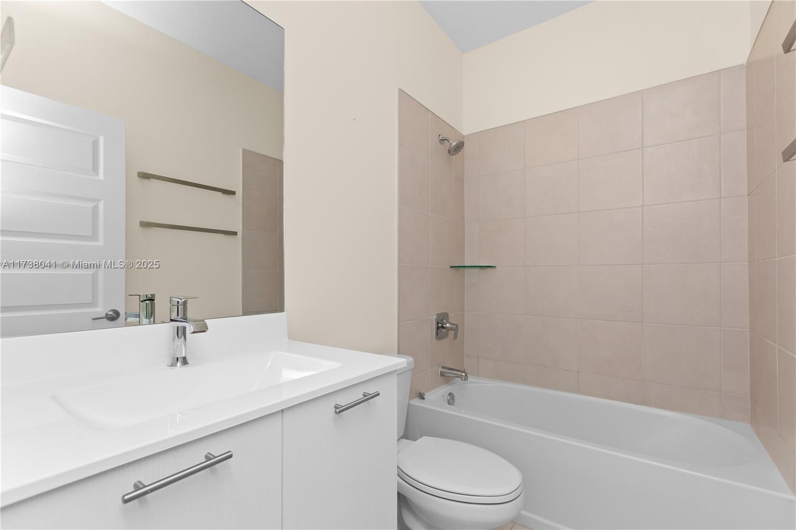 DOWNTOWN DORAL SOUTH PHAS - Residential