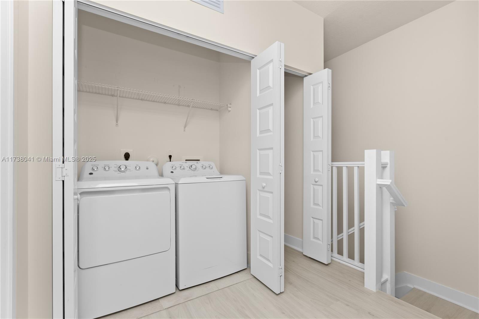 DOWNTOWN DORAL SOUTH PHAS - Residential