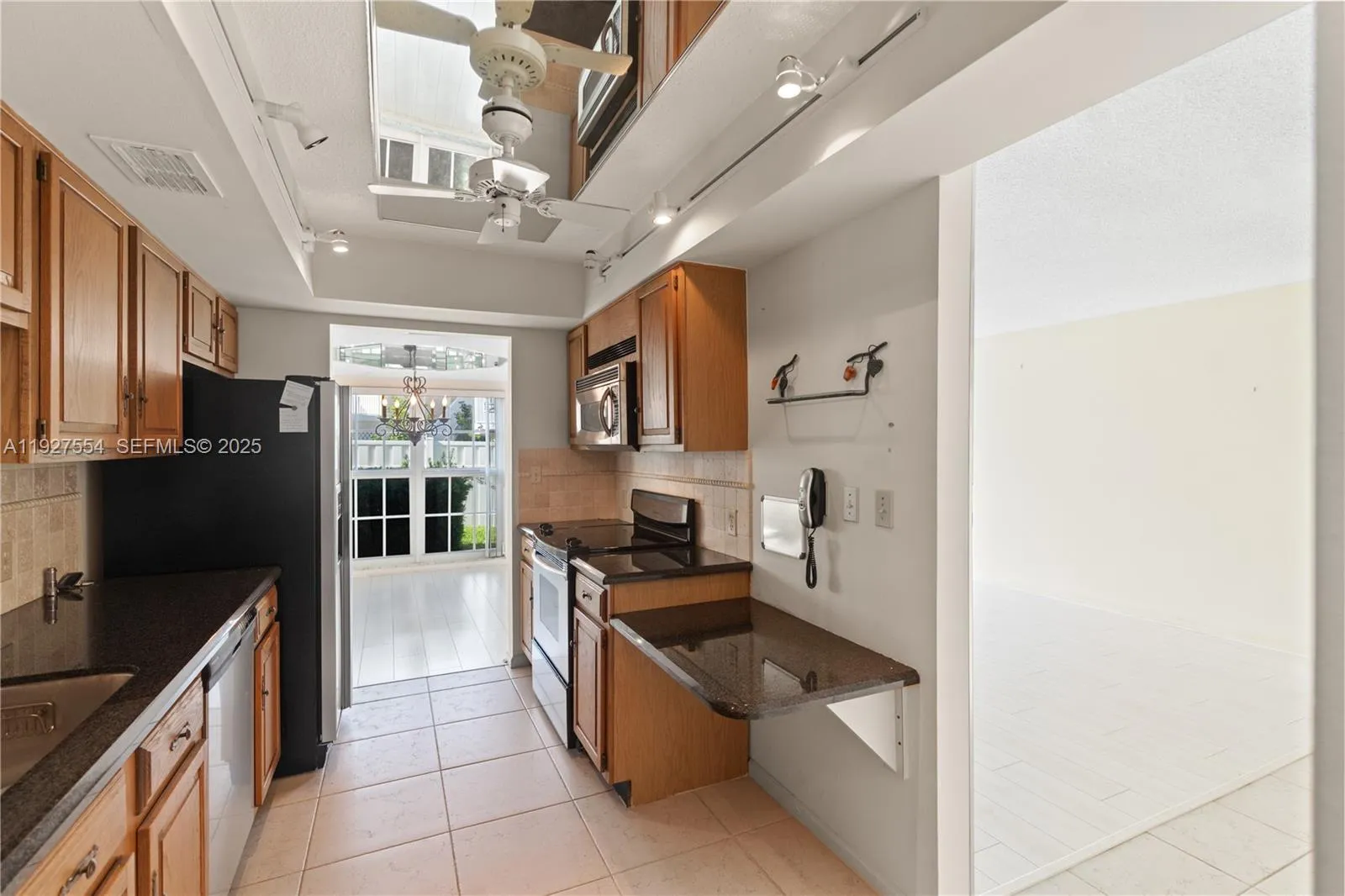 Hillsboro Beach, Florida 33062, United States, 3 Bedrooms Bedrooms, ,3 BathroomsBathrooms,Residential,Active,253822