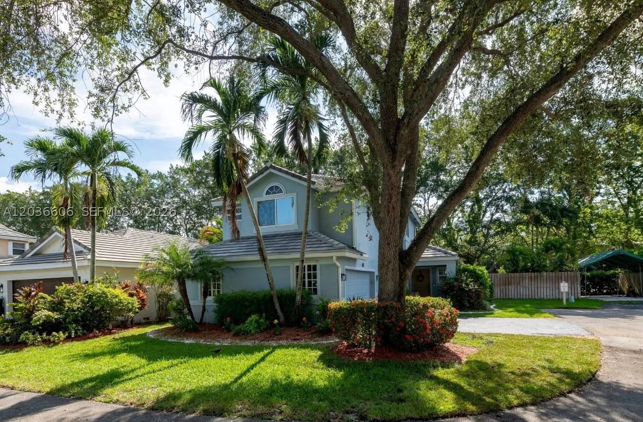 8815 Woodside Ct