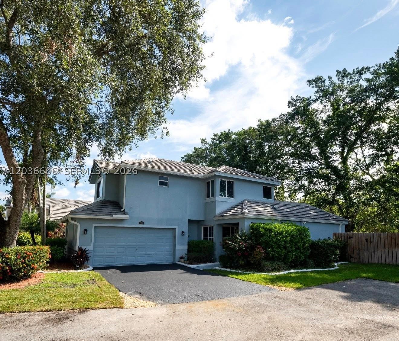 8815 Woodside Ct