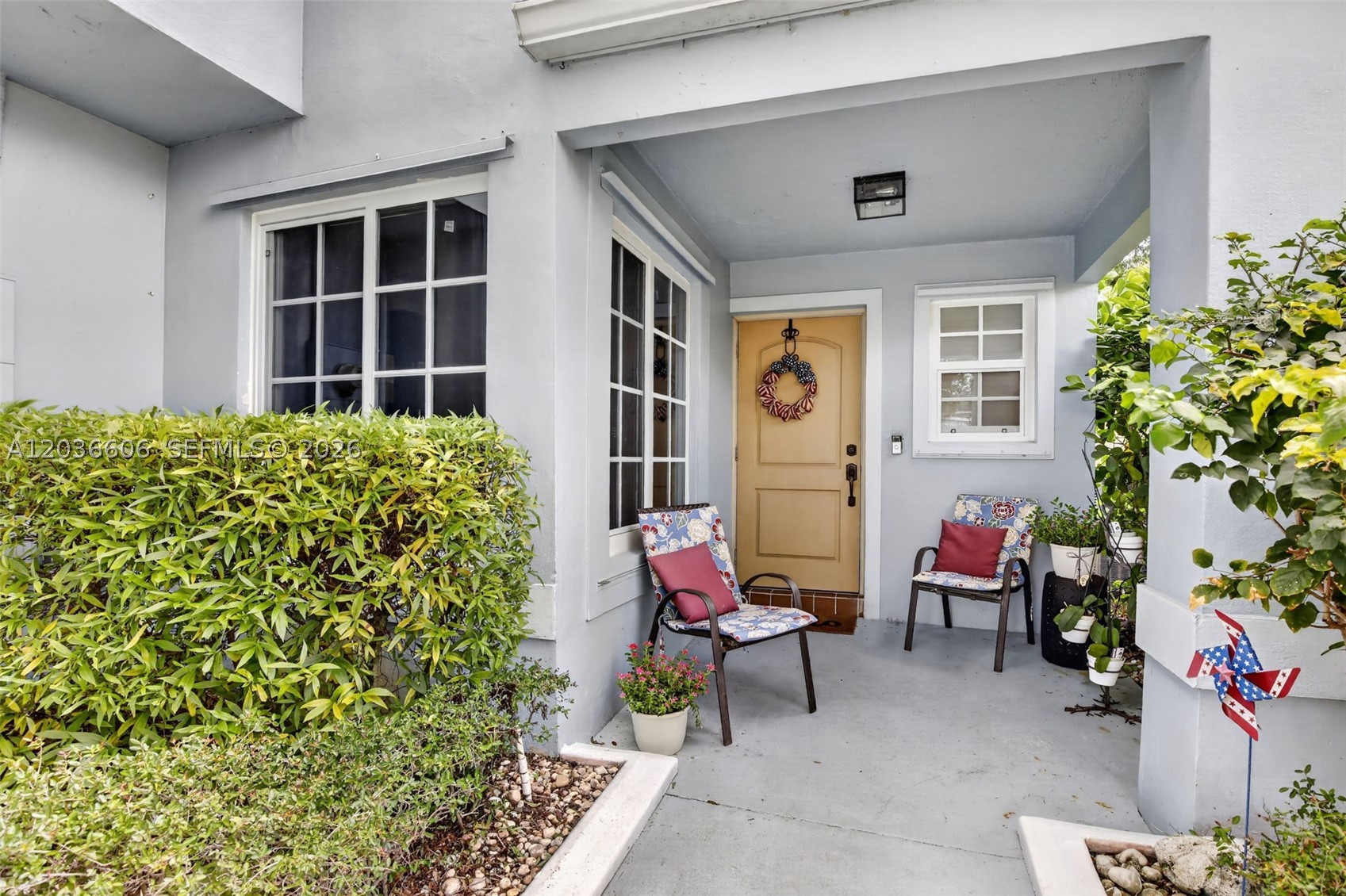 8815 Woodside Ct