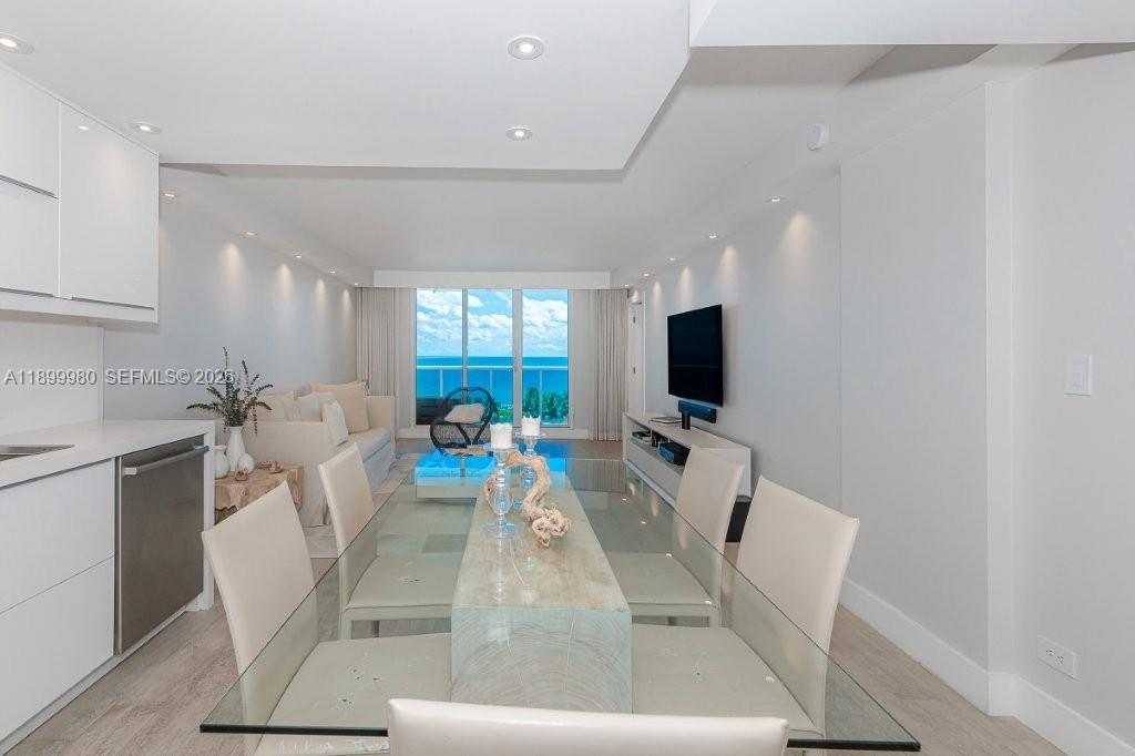 RONEY PALACE CONDO - Residential Lease